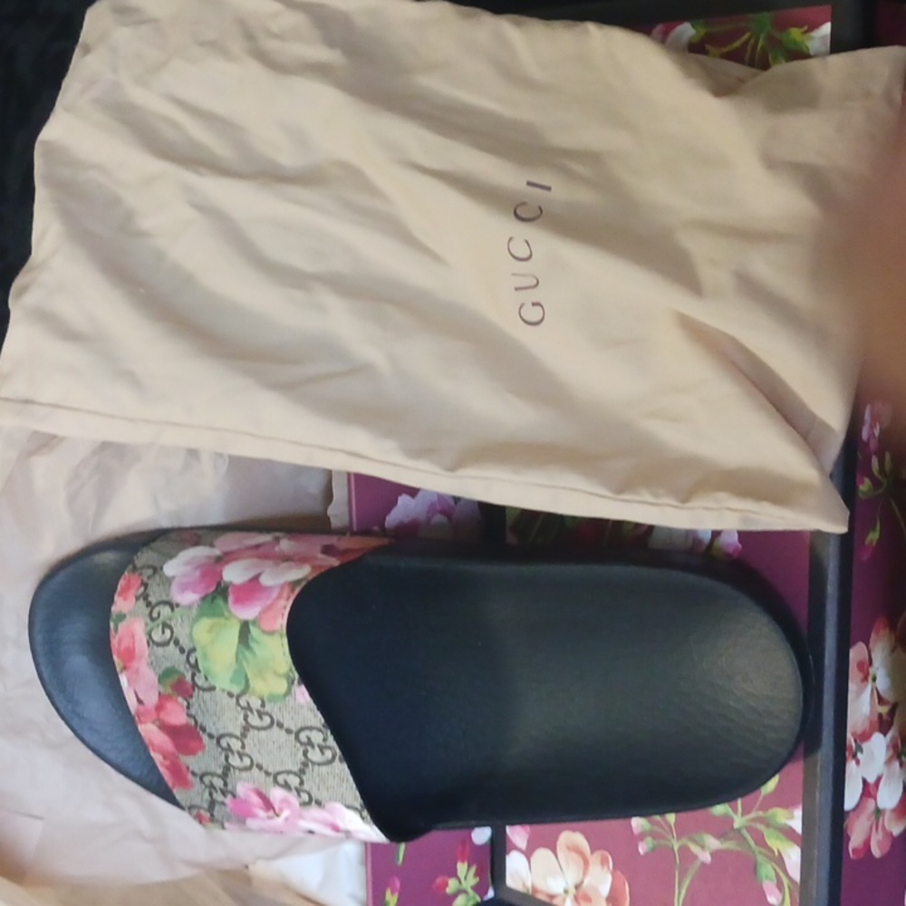 Gucci slides - Picture 2 of 3